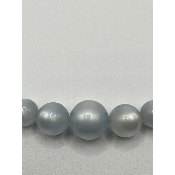 Vintage Luminous White Blue Moonglow Lucite Beaded Choker Necklace - Picture 8 of 10